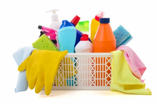Move out cleaning preparation in a Hollandpark property