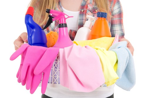 Professional one-off cleaning service for Hollandpark homes and flats